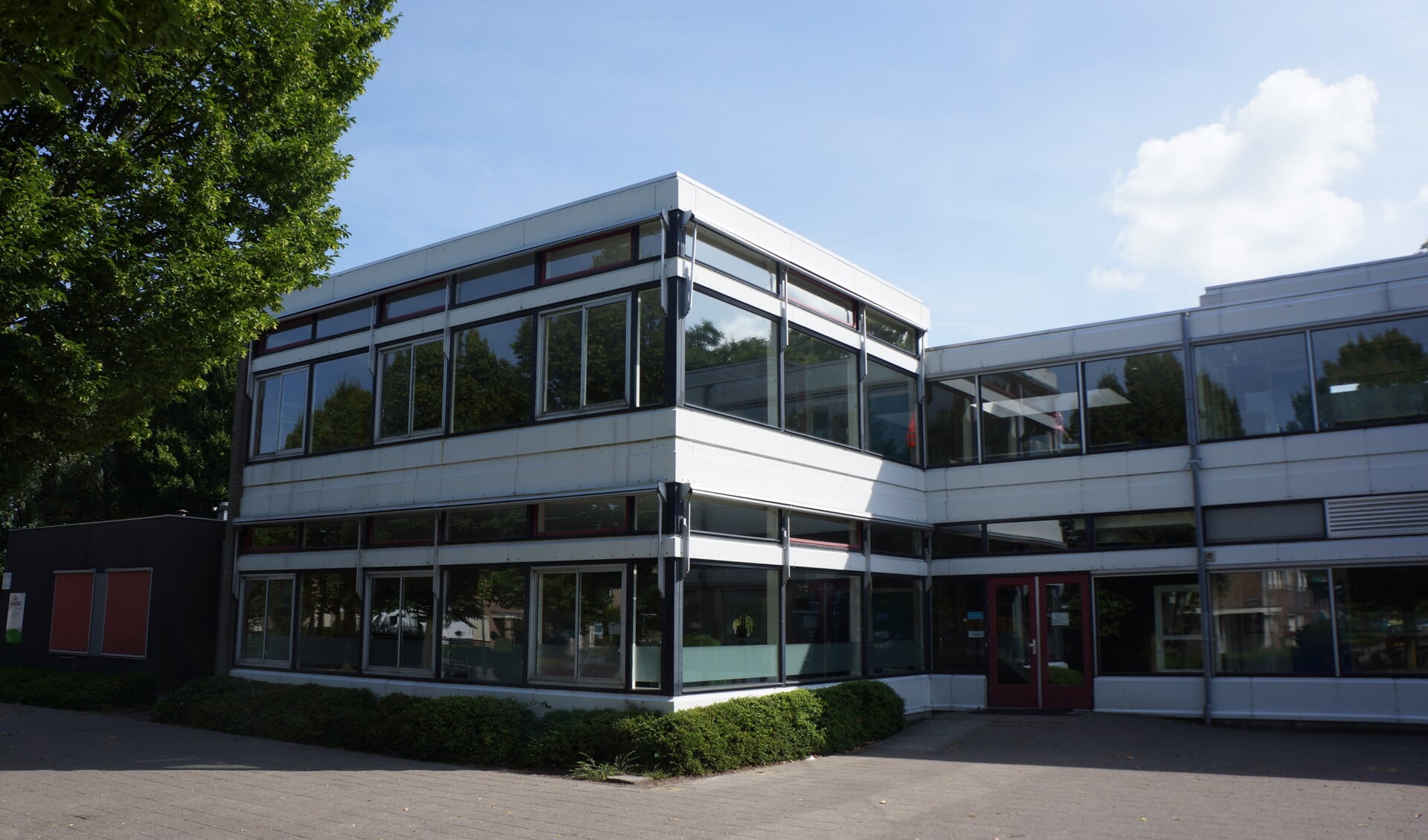 Het huidige schoolgebouw van de basisschool Nijnsel