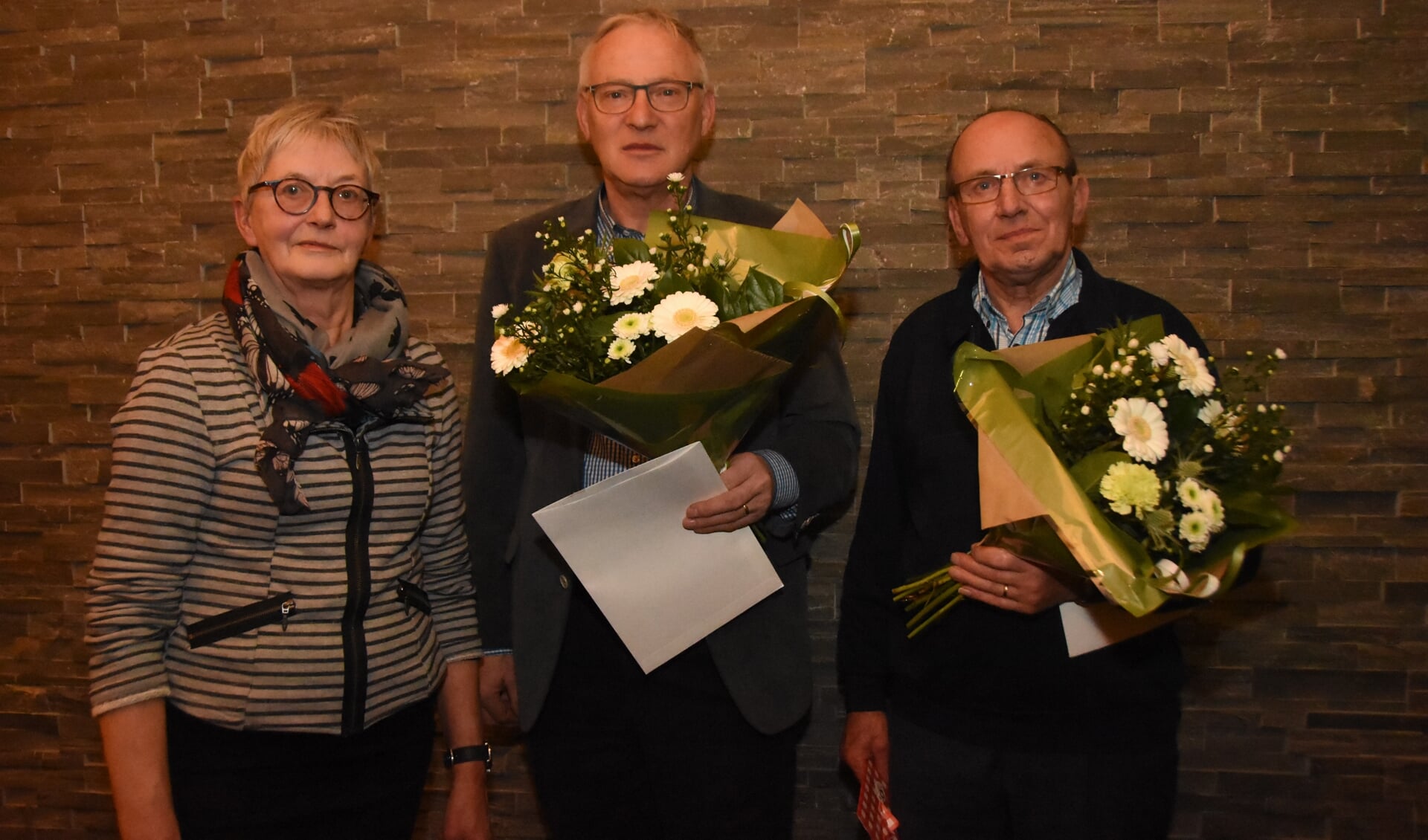 V.l.n.r: voorzitter Lia Bekkers, Piet van den Hengel en Wim van den Brand