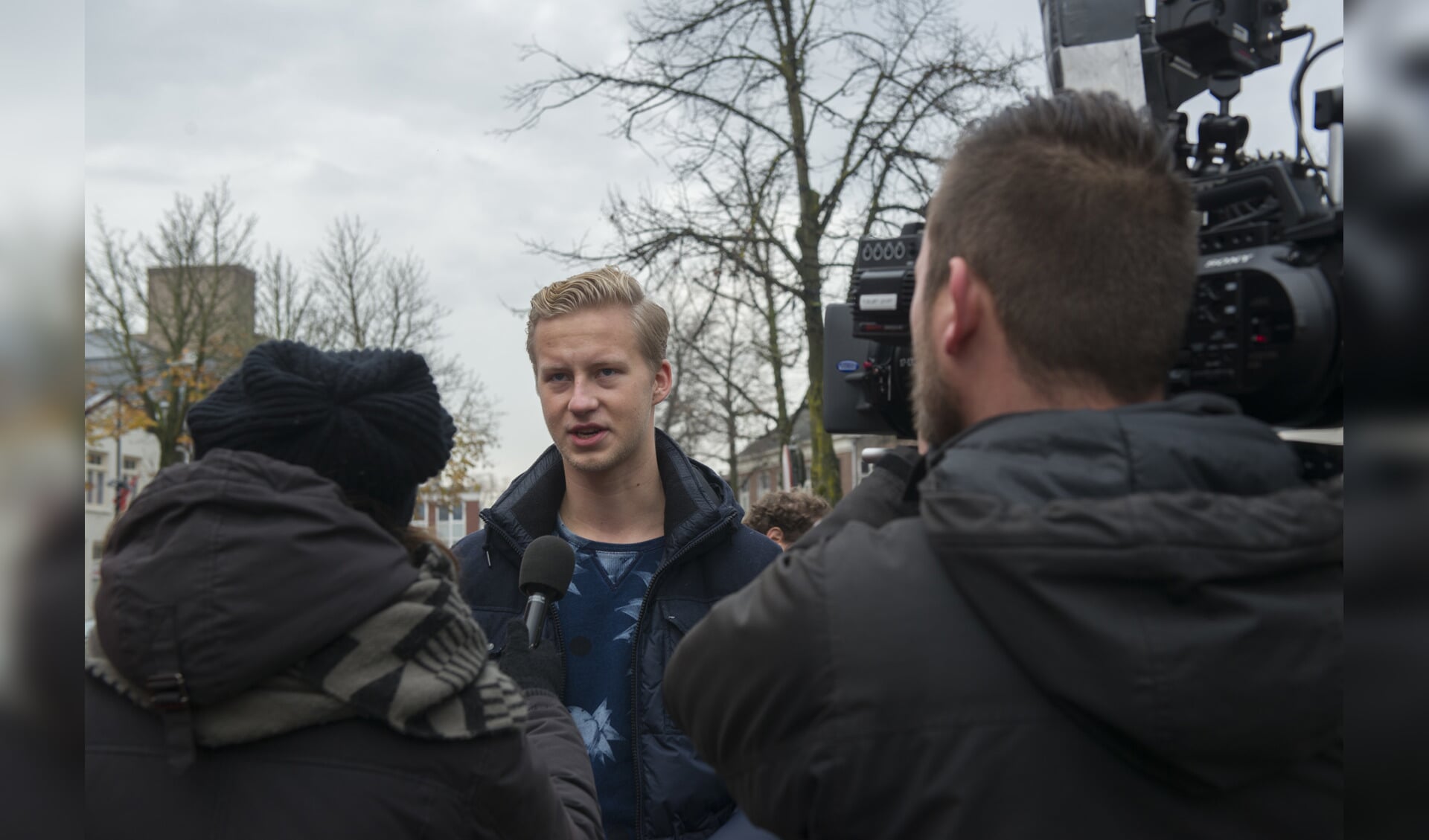 Lijsttrekker Thijs van Zutphen tijdens een interview voor tv