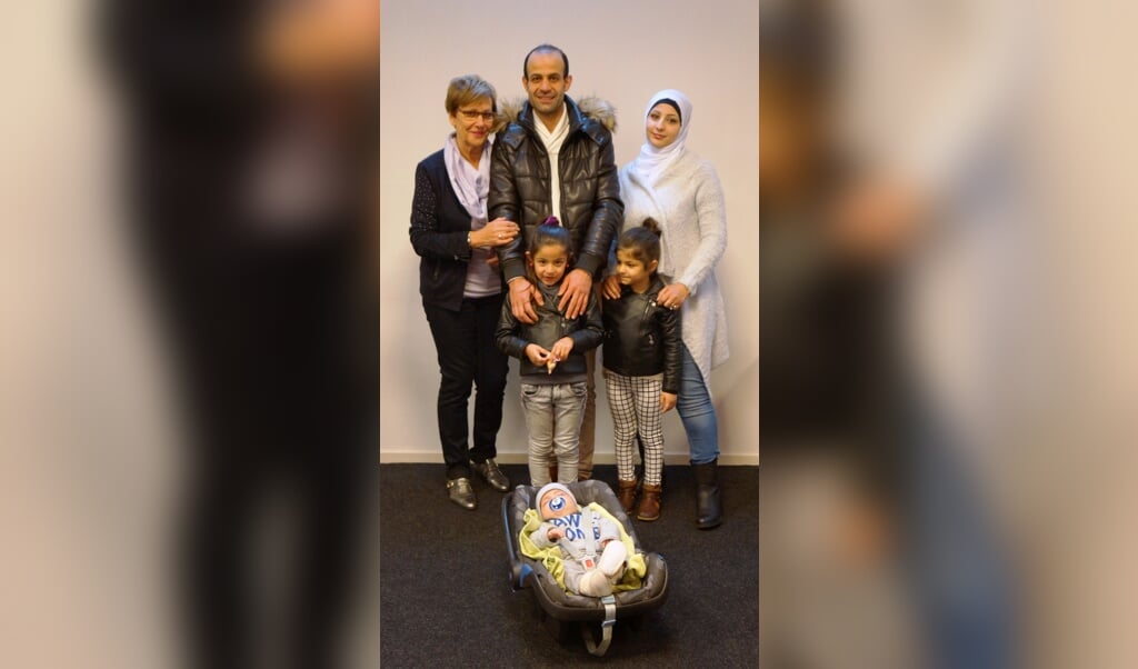 Antonie Lubbers en het Syrische gezin wat ze begeleidt