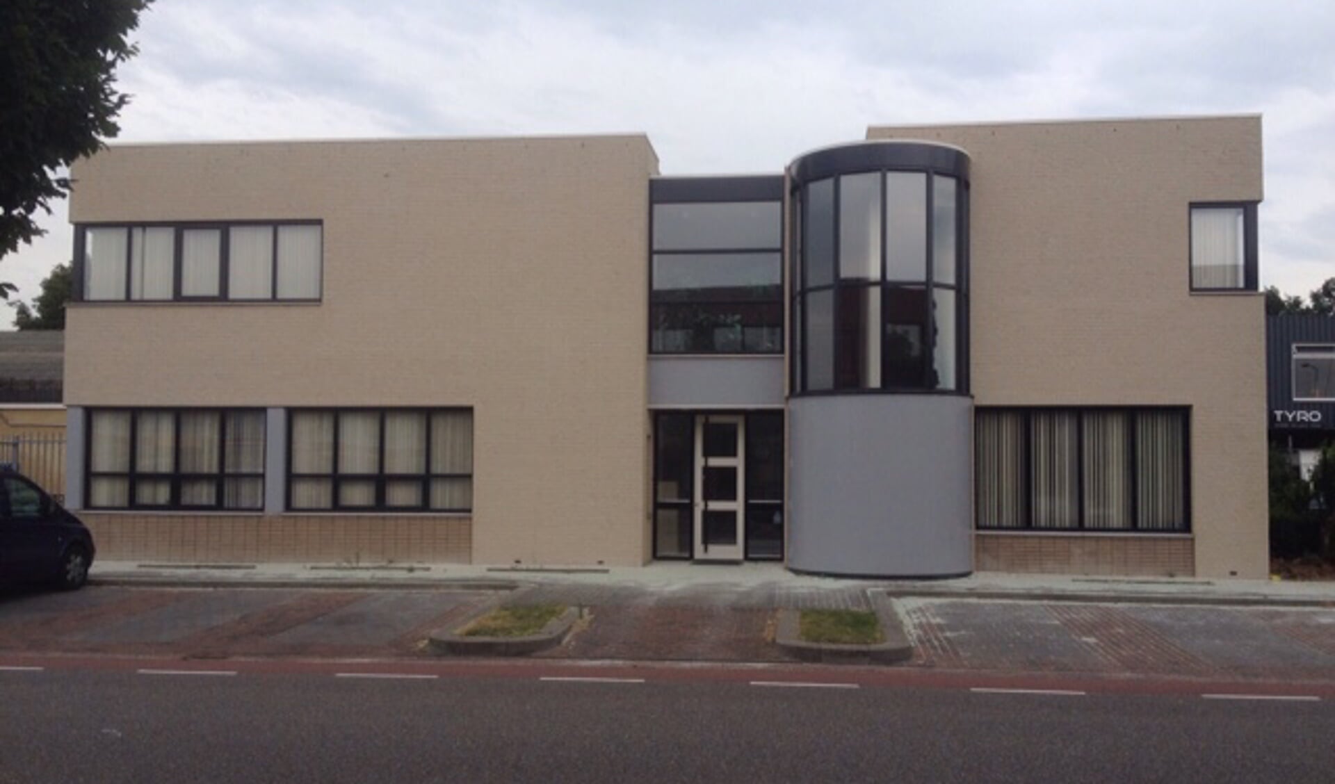 Dit gebouw is gereinigd door Broos van Hoof en gecoat door BNT biocoating