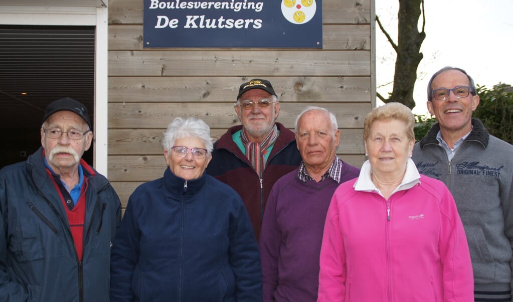  van links naar rechts; Frans van de Velden, Marijke Hurkmans, Theo van de Ven, Rien van de Loo, Gina van de Loo en Jac Naus.