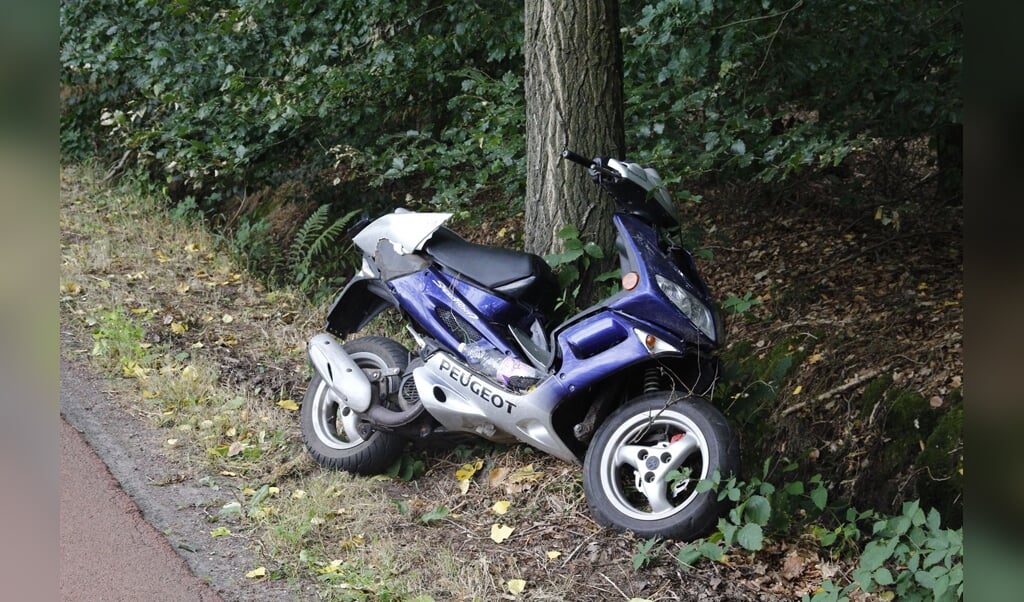 Deze scooter heeft schade opgelopen.