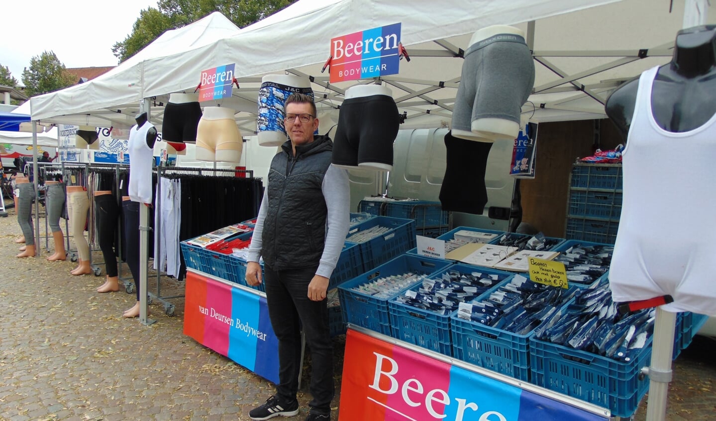 Je staat eigenlijk in een winkel maar dan buiten De MooiRooiKrant