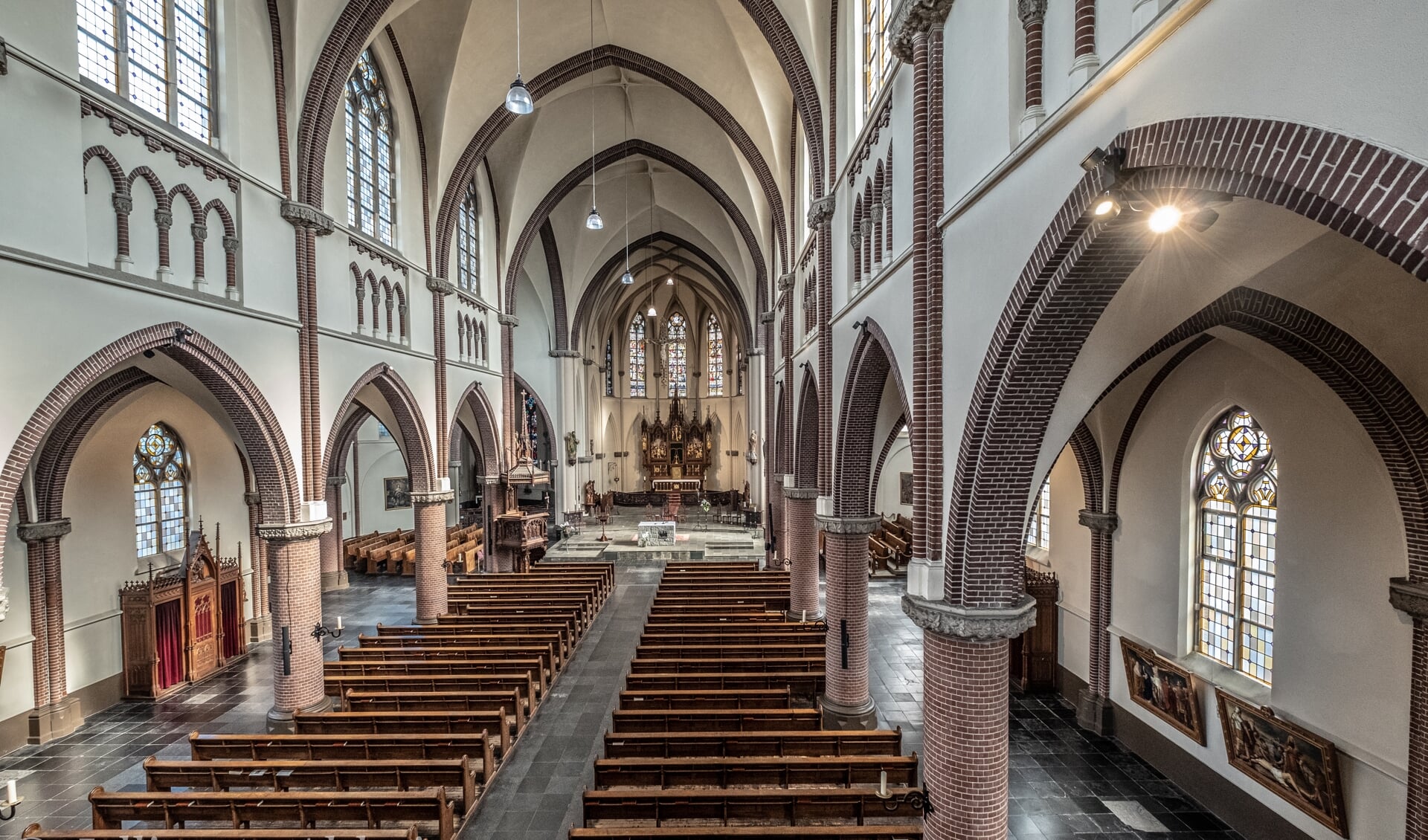 De Martinuskerk van binnen.