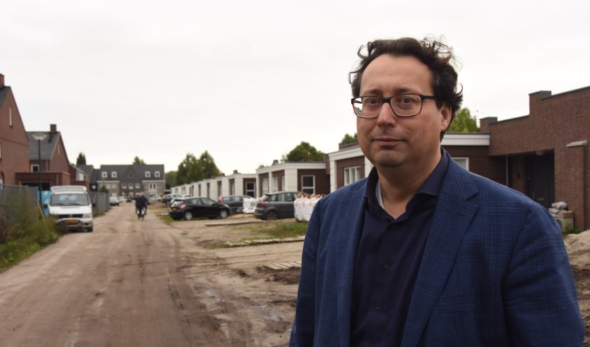 Martijn van den Berg voor onlangs opgeleverde seniorenwoningen op Heikant | Fotonummer: 74373b