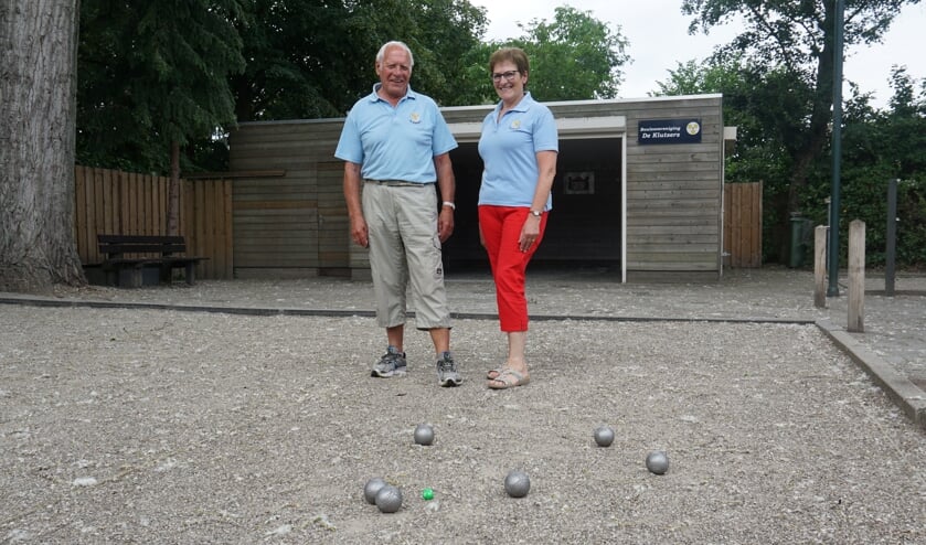 Rien en Truus op de banen van de club. | Fotonummer: d24a0c