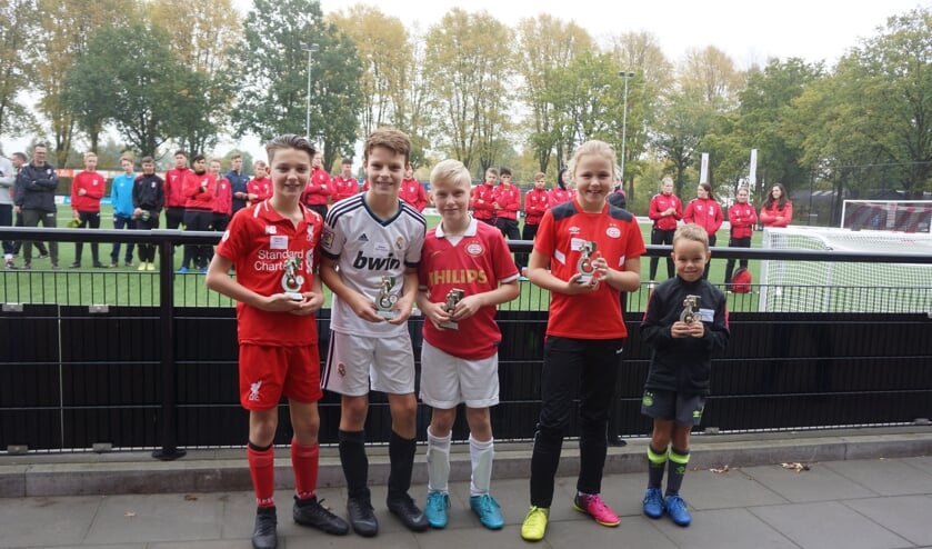 Deze vijf kregen een mooie beker! | Fotonummer: 933323