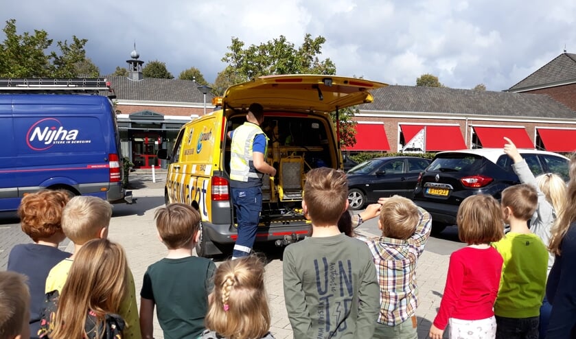 Alle kinderen letten goed op. | Fotonummer: 4aa31a