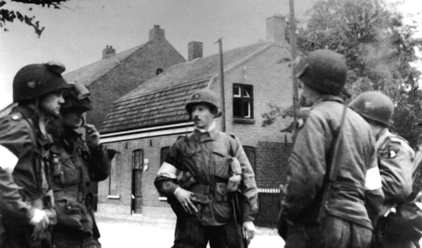 Een wachtpost aan de Eerschotsestraat. | Fotonummer: 919f57