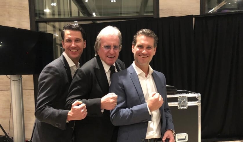 Lee Foolen (r) met zijn broer Tom en Lee Towers. | Fotonummer: 338b23