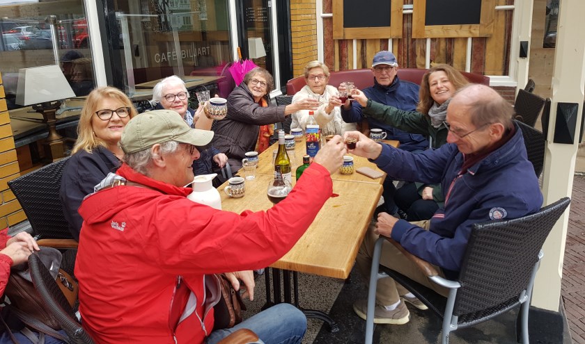 Deze vaste gasten gingen toch, ondanks de gesloten door. | Fotonummer: 9784f1