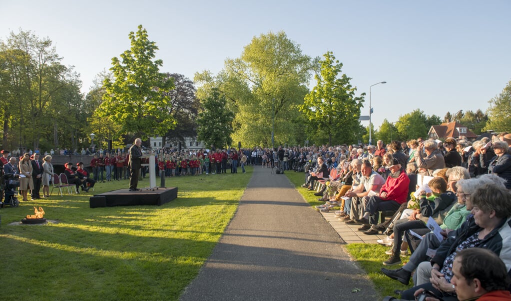 Oranje Vereniging Sint-Oedenrode organiseert ook de jaarlijkse 4 mei herdenking die steeds op grote publieke belangstelling kan rekenen.