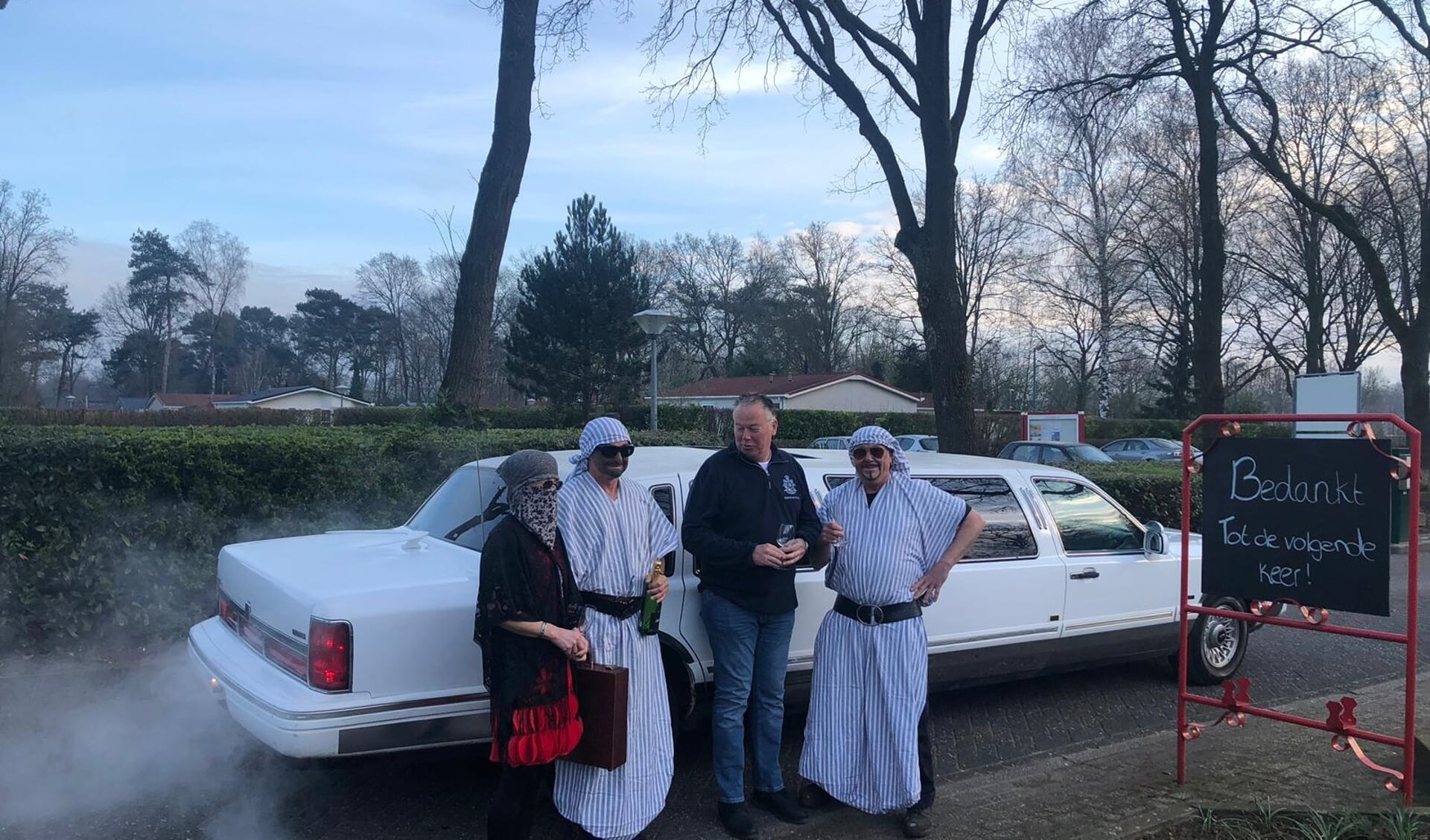 Ron van Rooij maakt kennis met de zakenlui uit Qatar.