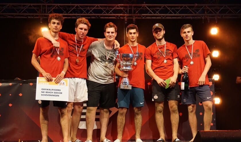 De grote beker is voor deze heren. | Fotonummer: 92dedc