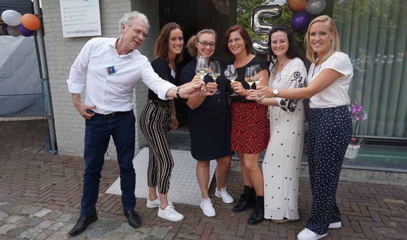 Proost op de nieuwe locatie! | Fotonummer: 21bed8