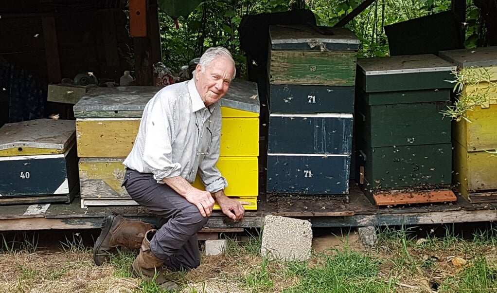 Fried bij zijn bijenkasten in 2019.