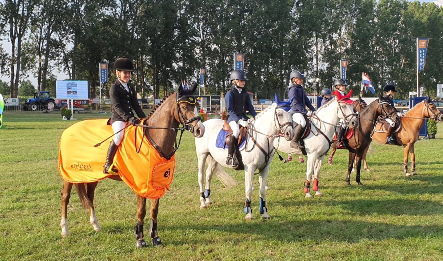 Tessy van der Velden Jonkers twee maal Brabants Kampioen ponyrijden.