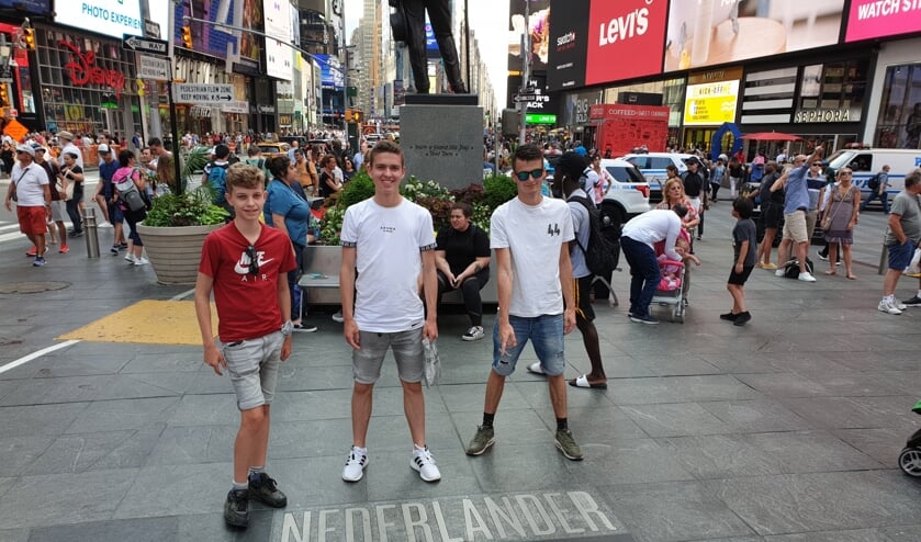 Jimmy, Maik en Robin op Times Square New York | Fotonummer: bb0a75
