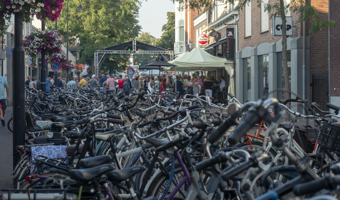 Een zee van fietsen.