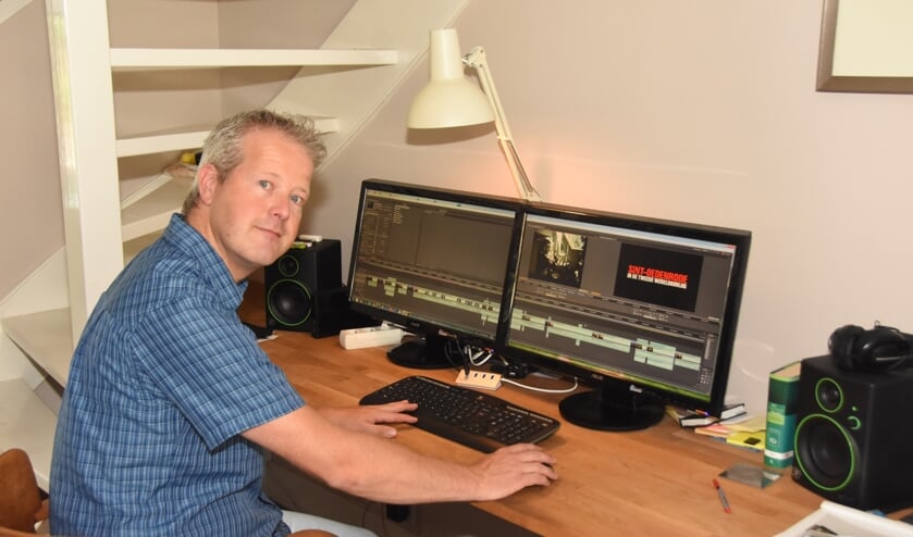 MIchiel Bakker aan de montage van de documentaire 'Sint-Oedenrode in de Tweede Wereldoorlog' | Fotonummer: bf1729