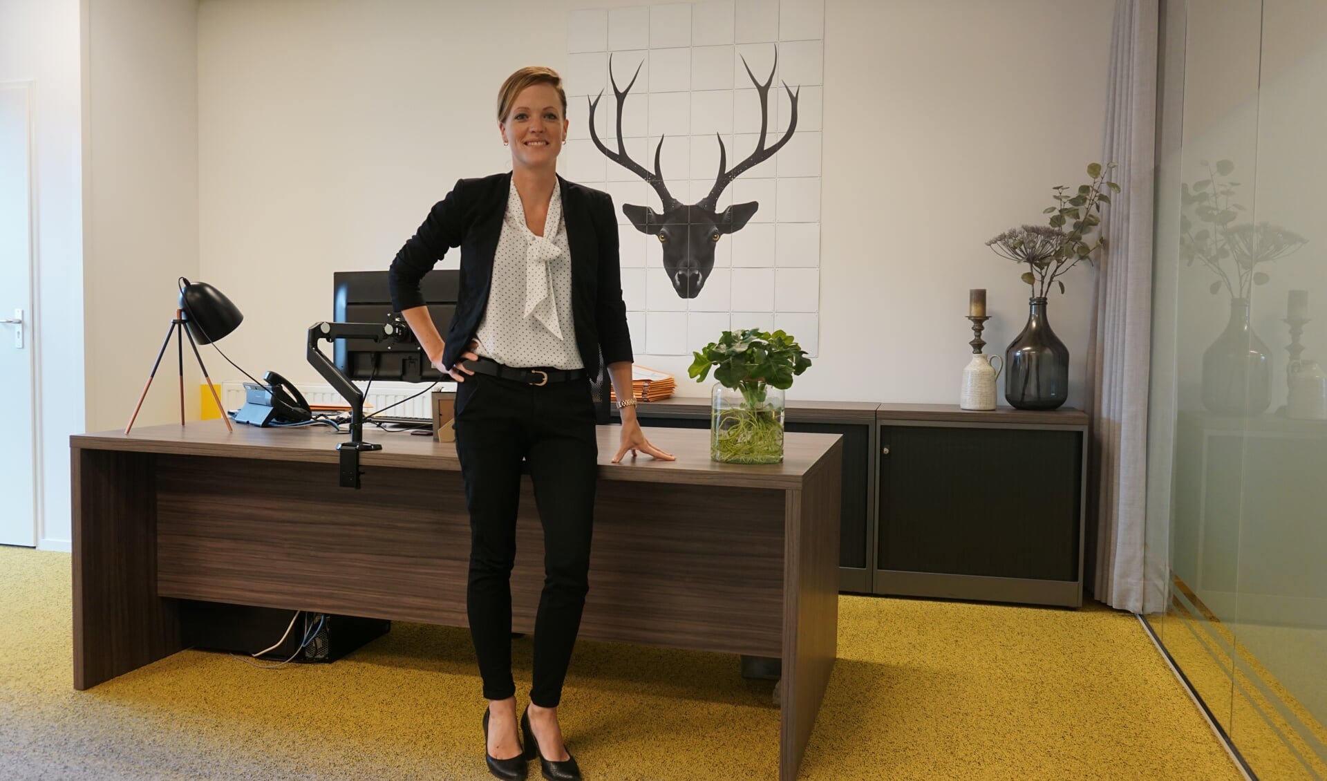 Melissa van Roosmalen in haar kantoor.