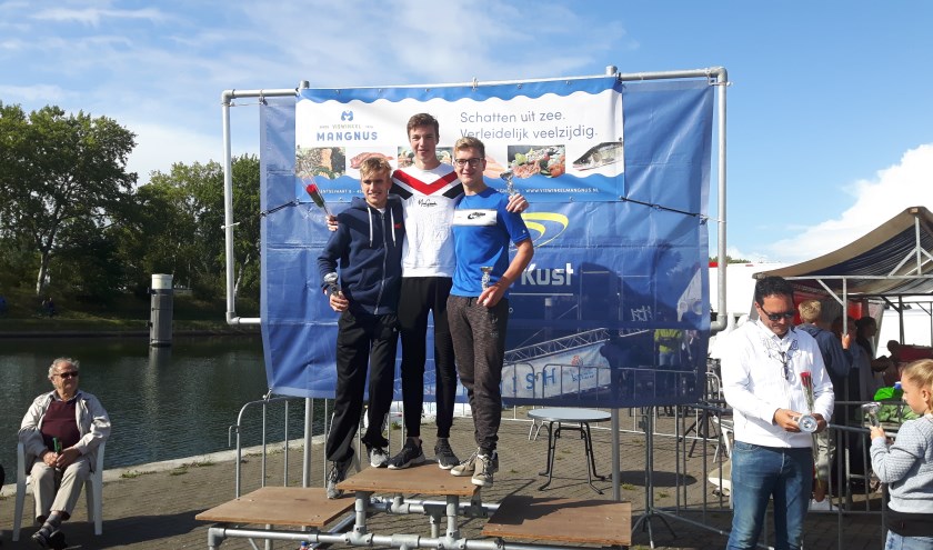 podiumfoto van de 2000m schoolslag in Vlissingen | Fotonummer: 270d3f