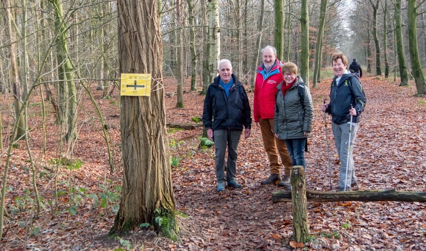 Wandelaars van Olat onderweg. | Fotonummer: a98107