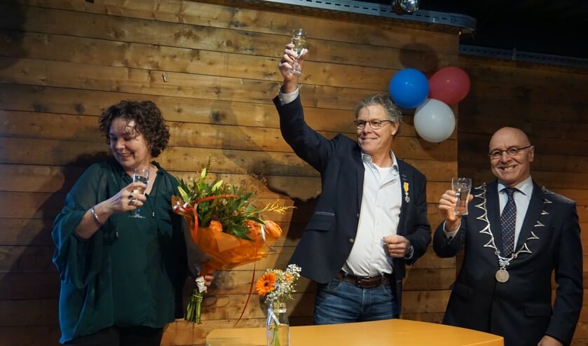 Er werd uiteraard ook geproost! | Fotonummer: 703759