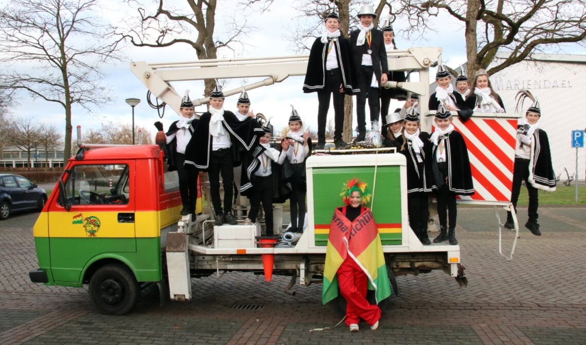 <p>De jeugdraad kreeg verrassing op verrassing.</p>