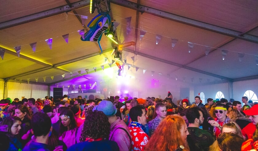 Een kijkje in de tent van vorig jaar... | Fotonummer: c0d484