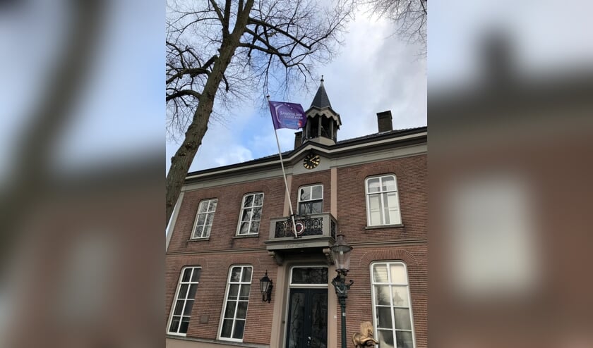 De vlag wappert speciaal voor Irda. | Fotonummer: 350f65