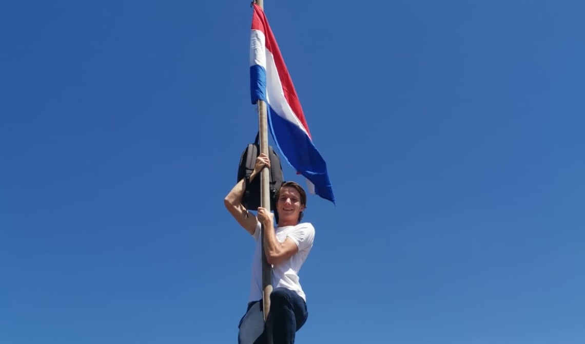<p>Stefan Voets, slaagde vorig jaar voor z'n MBO-opleiding Paraveterinair en stuurde deze foto in.</p>