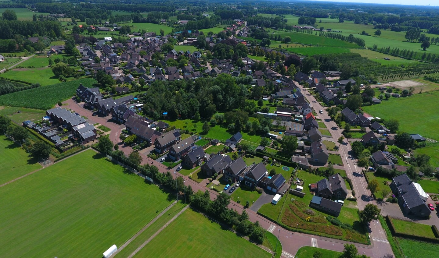 Rechtsonder het gedeelte van de Pastoor Smitsstraat dat aangepakt gaat worden.