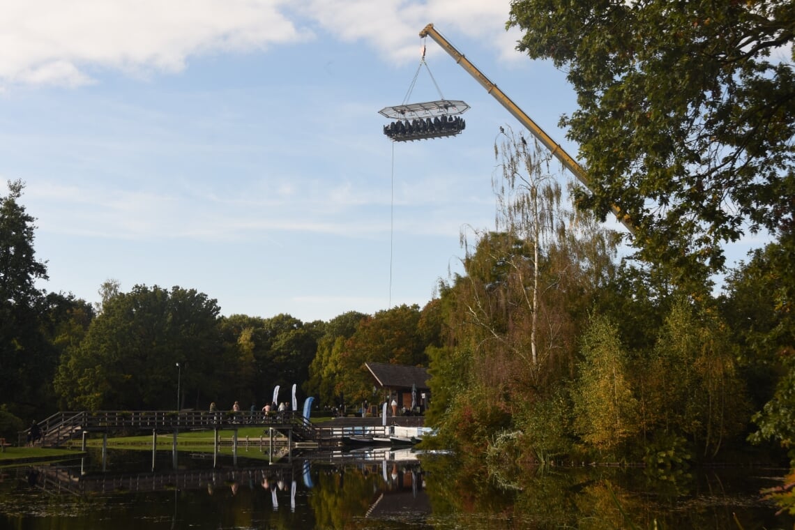 <p>Op bijna veertig meter hoogte was het goed toeven in de zon</p>