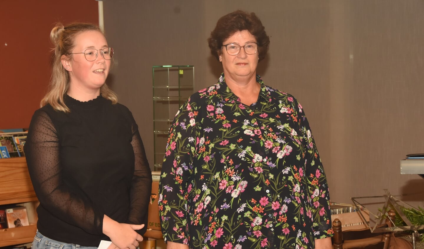 Marjolein Kuijpers (l) en Onny van Heesch van Odendael 