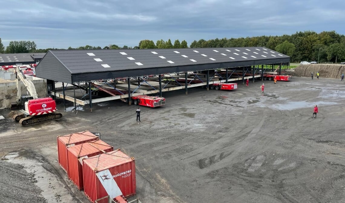 <p>Deze loods is 70 meter verderop neergezet.</p>