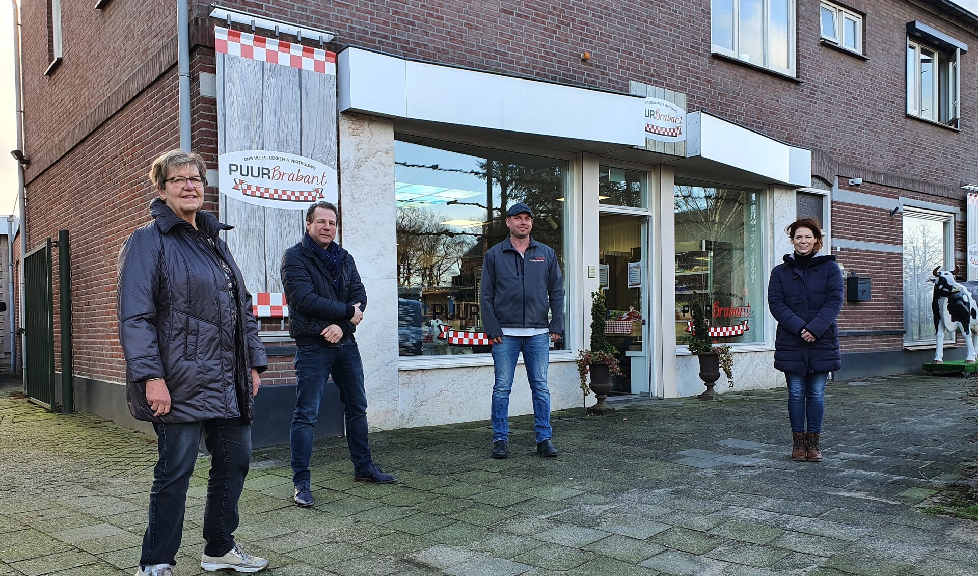 v.l.n.r.: Anne Marie Rovers van KBO Boskant, René Voss van Dorpsraad Nijnsel, Benny Verhagen en Dianne van Erp van Welzijn de Meierij.