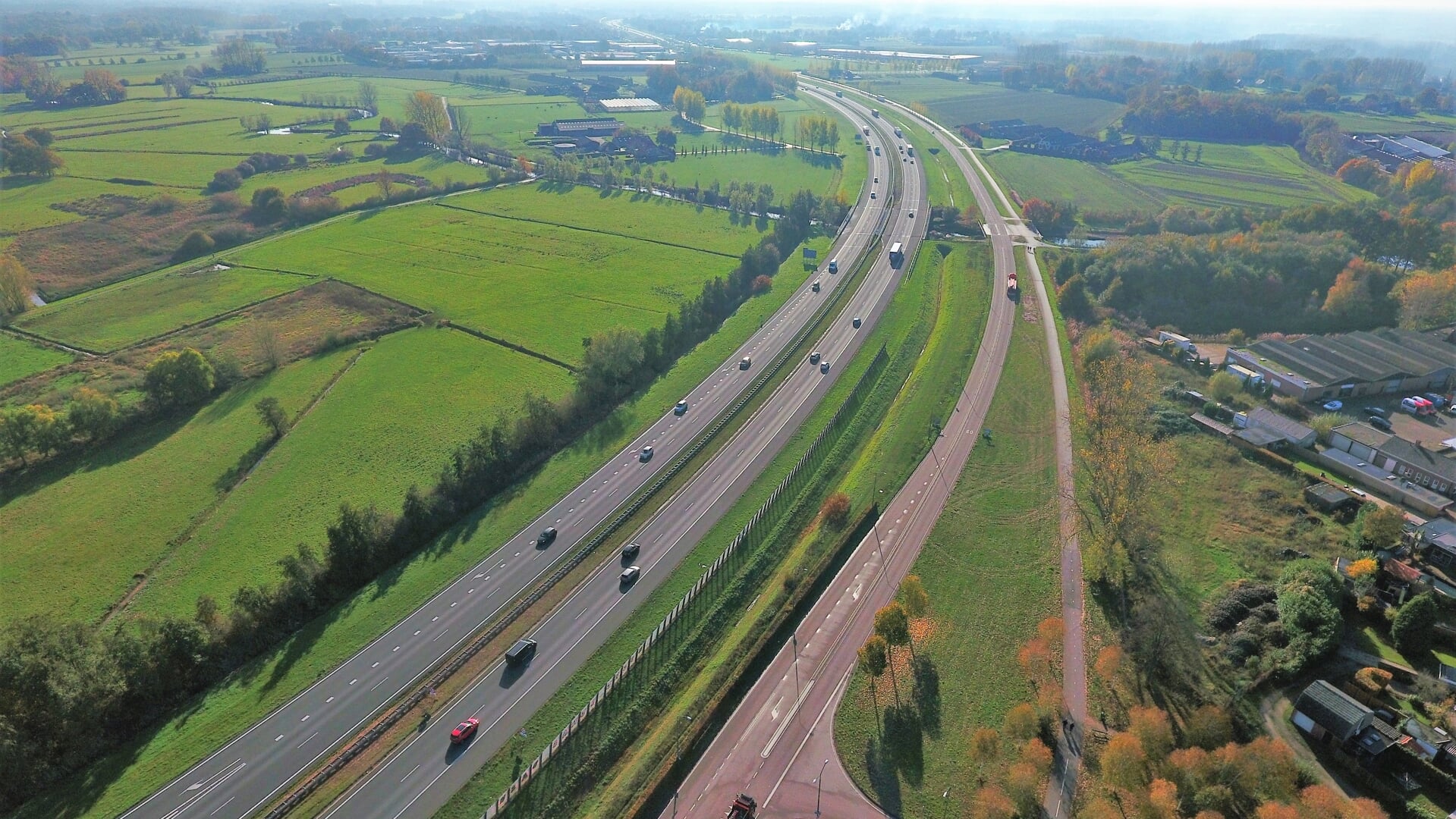 Luchtfoto snelweg A50