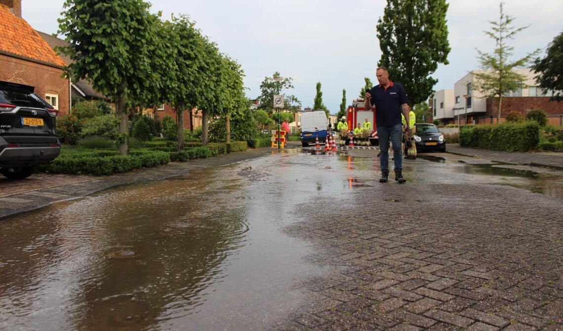 <p>Een flinke plas water.</p>
