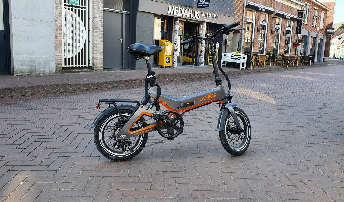 <p>Deze elektrische vouwfiets is voortaan een populair vervoersmiddel.</p>