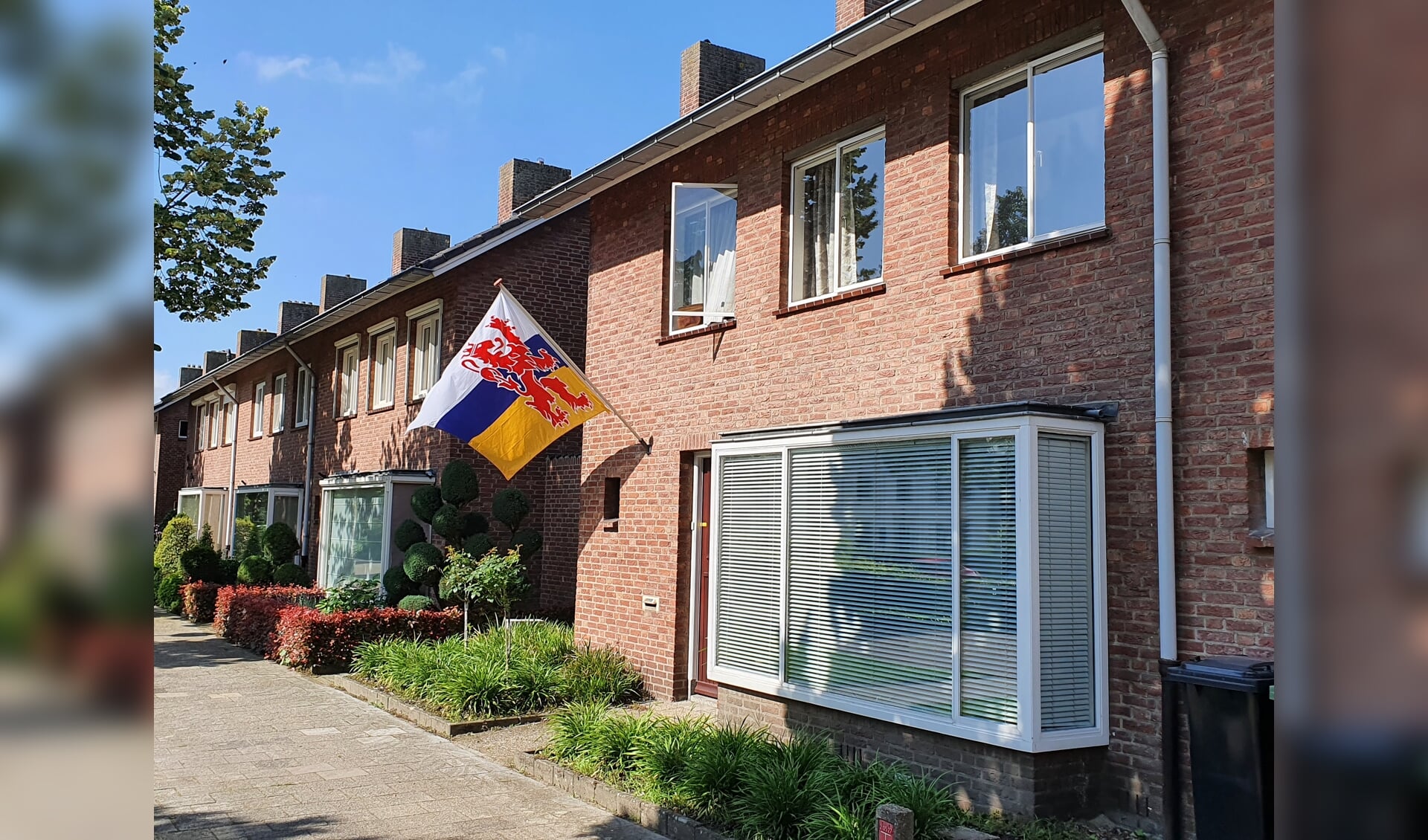 De Limburgse vlag wappert