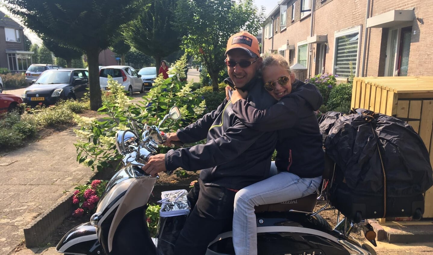 Familie Lathouwers gaat met de scooter op vakantie