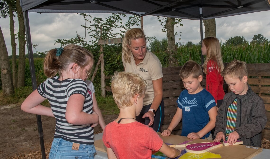 <p>Deze kinderen werden meteen 'aan het werk' gezet.</p>