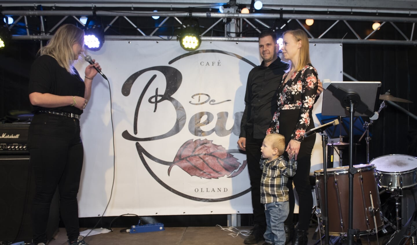 Café De Beuk is sinds vrijdag het horeca hart van Olland