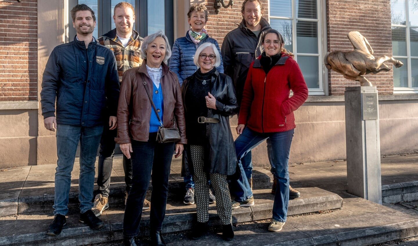 De organisatie. Boven v.l.n.r.: Ruud Steenbakkers, Willem van Ruremonde, Elli de Rijk en Rob Jansen. Onder v.l.n.r.: Gloria van der Staak, Corry Cocken en Marlou Jansen.