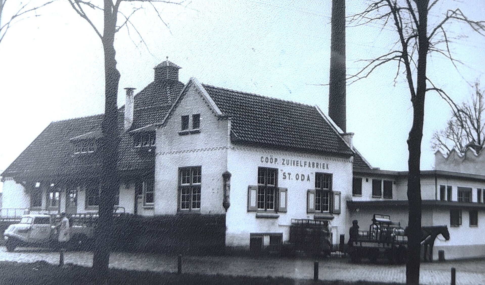 Een oude foto van de voormalige zuivelfabriek aan de Lindendijk.