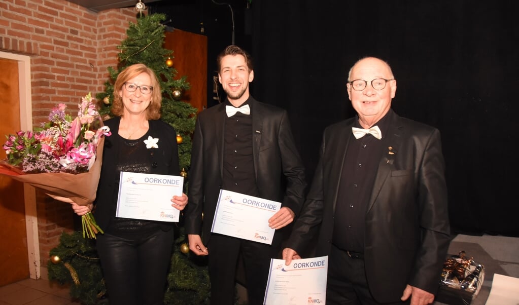 Ingrid van Kasteren, Ludo Gerits en Jan van der Heijden, respectievelijk 50, 25 en 60 jaar lid van NJA