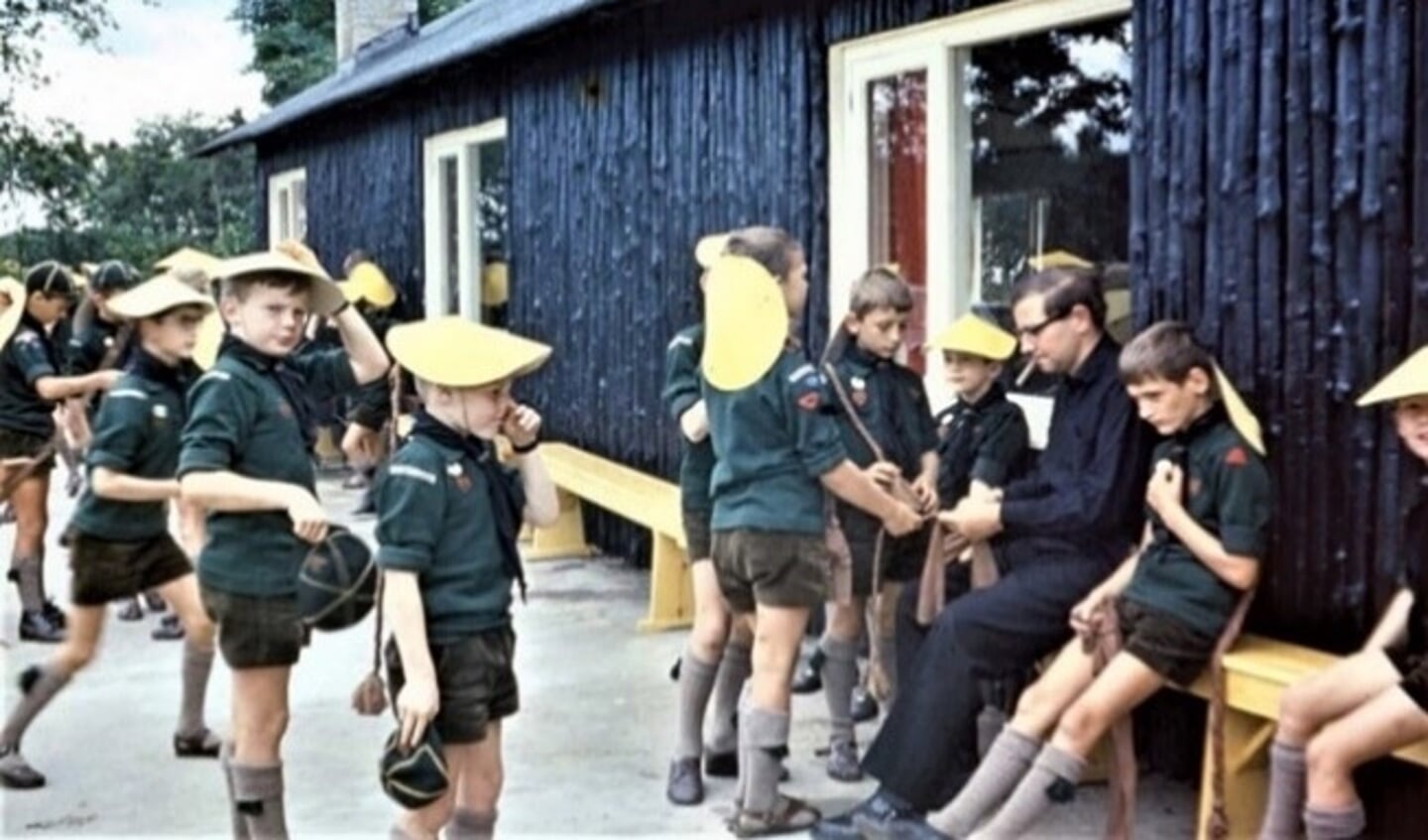 5. De welpen op kamp
