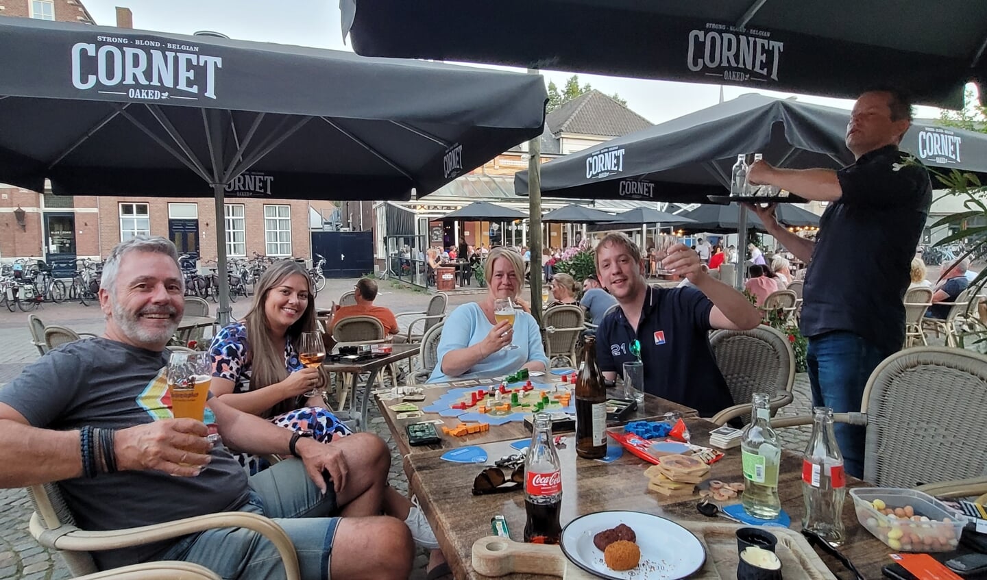 Op de foto: vlnr Ed, Renée, Jolanda, Geert-Jan
